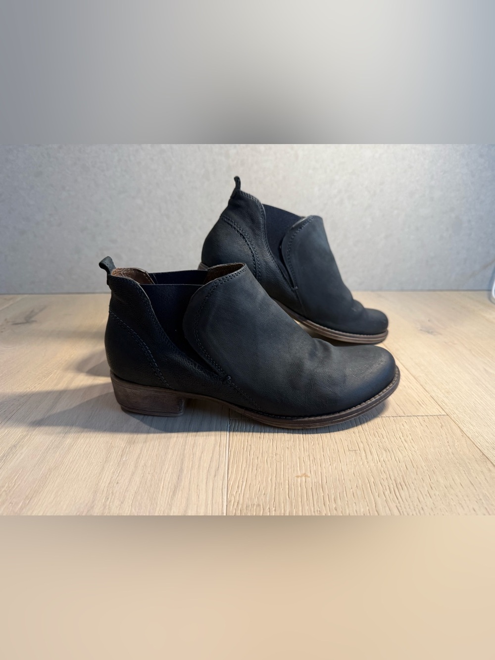 Navy Clarks Narrative Slip Leather Ankle Booties with Brown Leather Lining